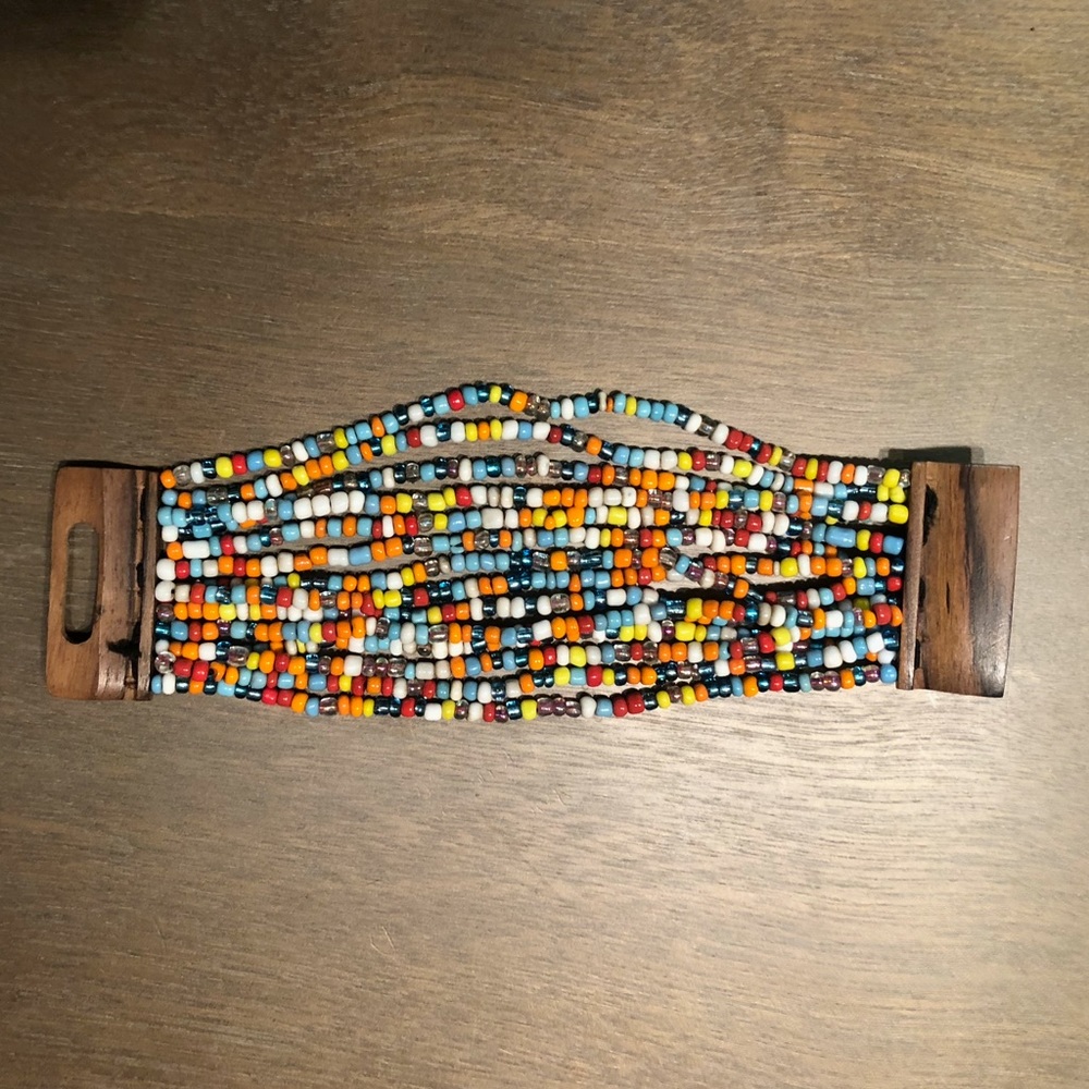 Colorful bead bracelet - Picture 2 of 5
